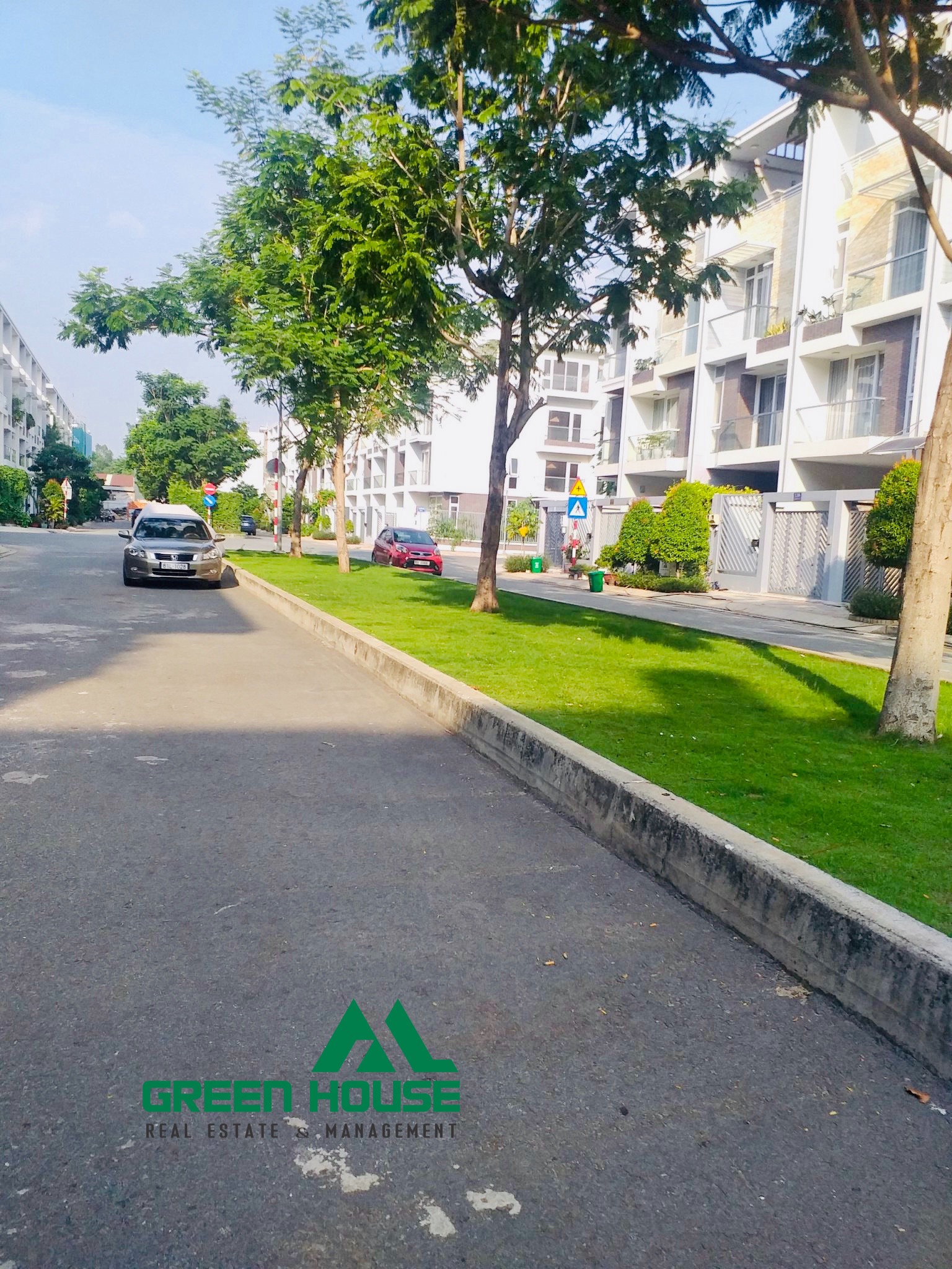 Cần bán nhà phố khu compound Jamona Bùi Văn Ba Quận 7