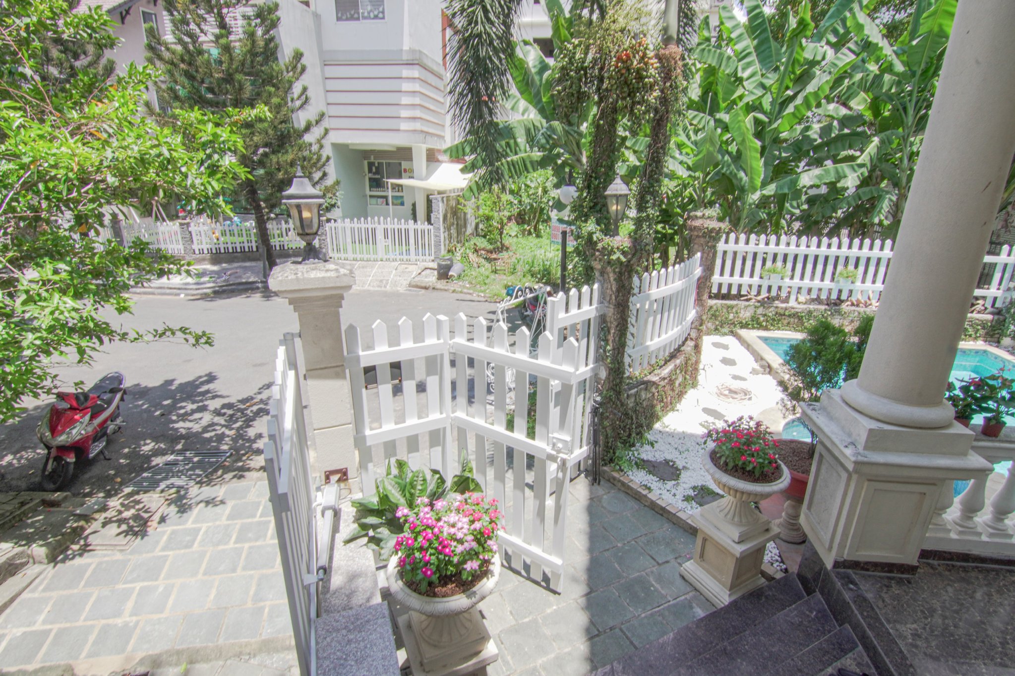 Single villa for rent in Nam Quang, Phu My Hung, District 7, corner unit with swimming pool, quiet a 15