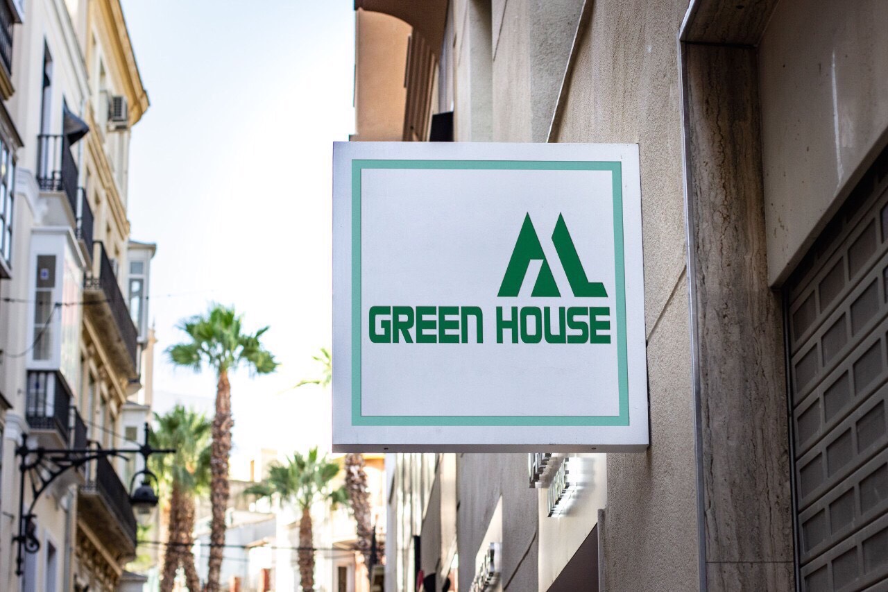 Cần bán nhà góc 2 mặt tiền đường Quận 3 1