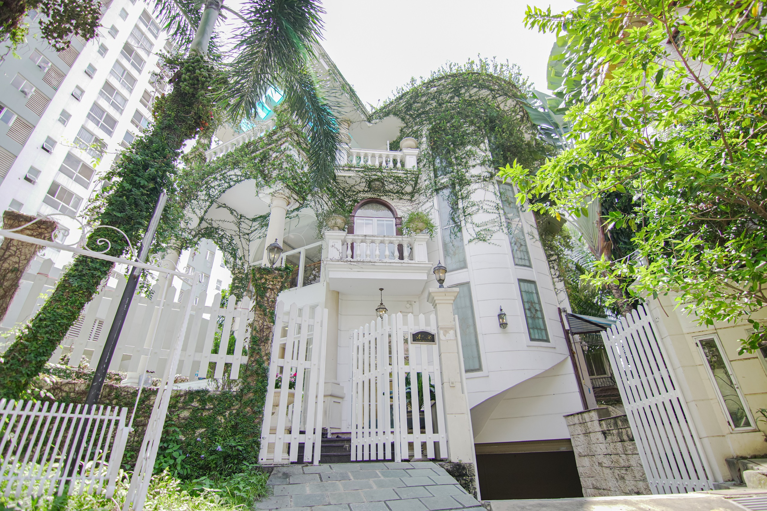 Single villa for rent in Nam Quang, Phu My Hung, District 7, corner unit with swimming pool, quiet a 13