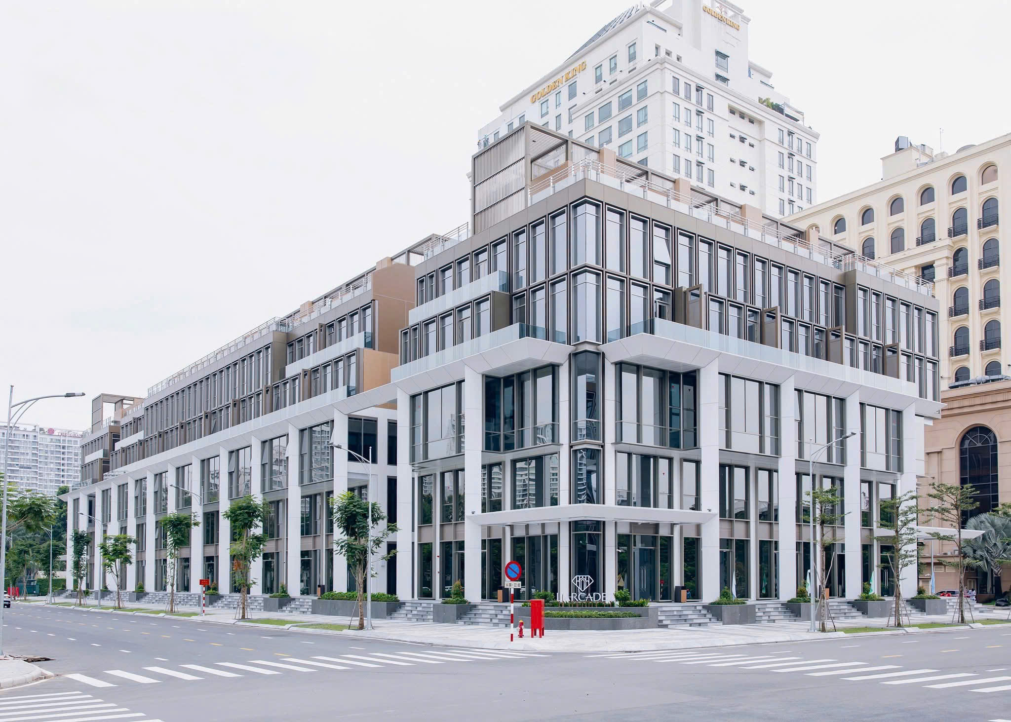Bảng giá nhà phố shophouse kết hợp để ở Larcade Phú Mỹ Hưng, Quận 7 cần bán hoặc cho thuê quý 1/2026