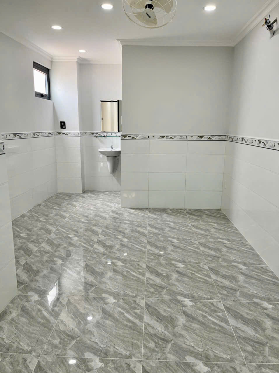 Bán nhà chợ Phạm Thế Hiển, Phường 4, Quận 8 có 2 tầng, 2 phòng ngủ, sổ hồng 8