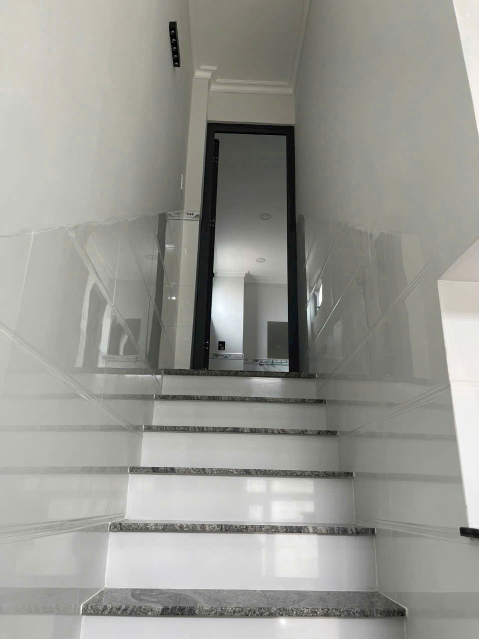 Bán nhà chợ Phạm Thế Hiển, Phường 4, Quận 8 có 2 tầng, 2 phòng ngủ, sổ hồng 7