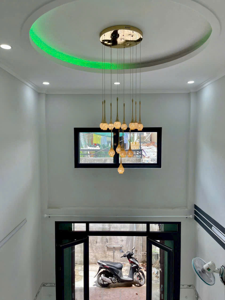 Bán nhà chợ Phạm Thế Hiển, Phường 4, Quận 8 có 2 tầng, 2 phòng ngủ, sổ hồng 3