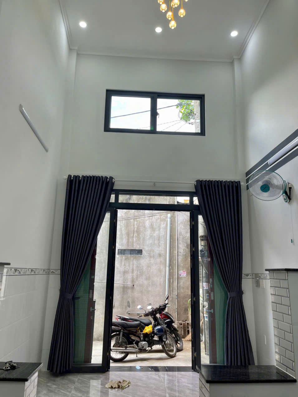 Bán nhà chợ Phạm Thế Hiển, Phường 4, Quận 8 có 2 tầng, 2 phòng ngủ, sổ hồng 2