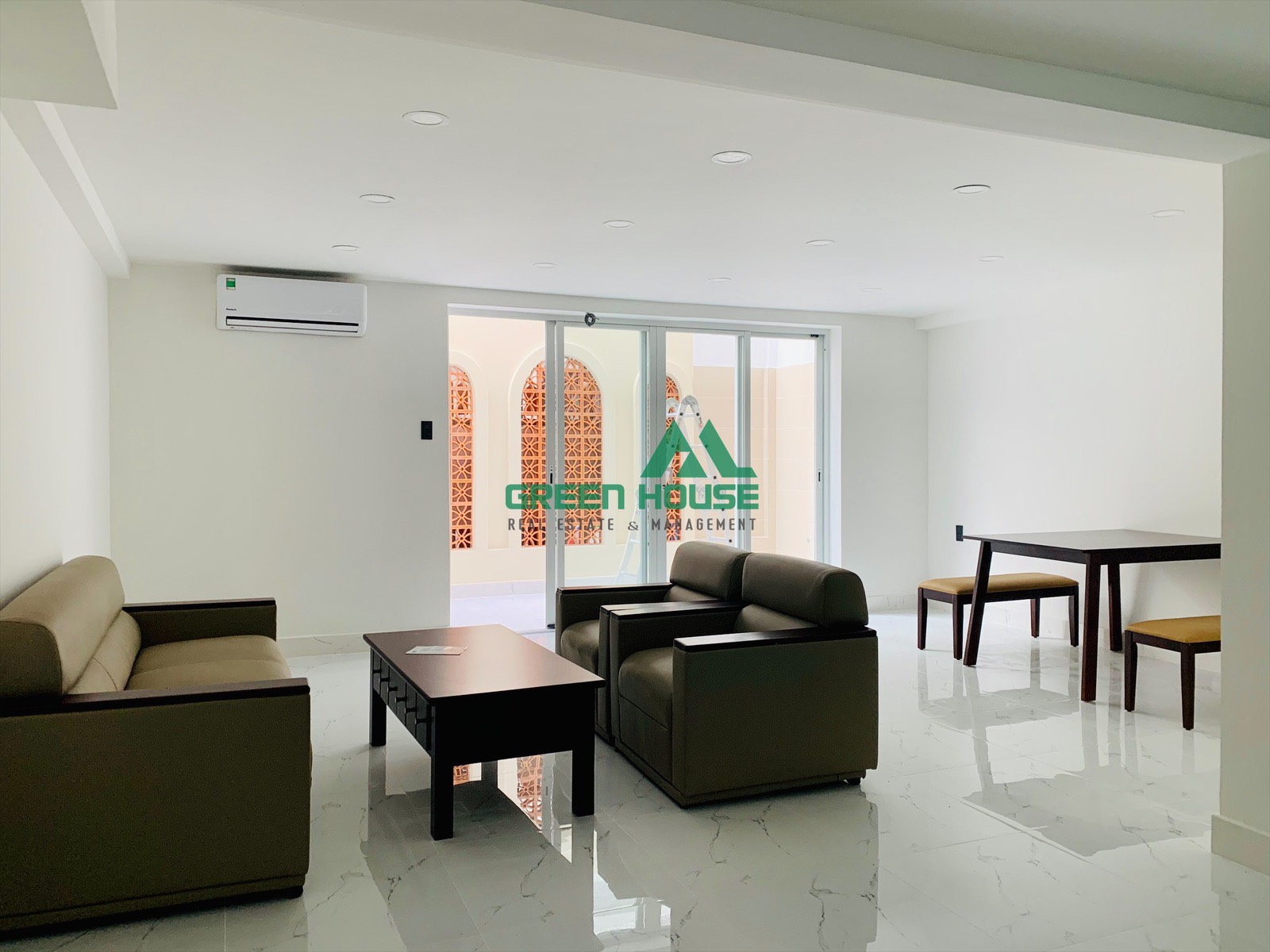 Cấn Bán Gấp Nhà Phố Hưng Gia Quận 7 11