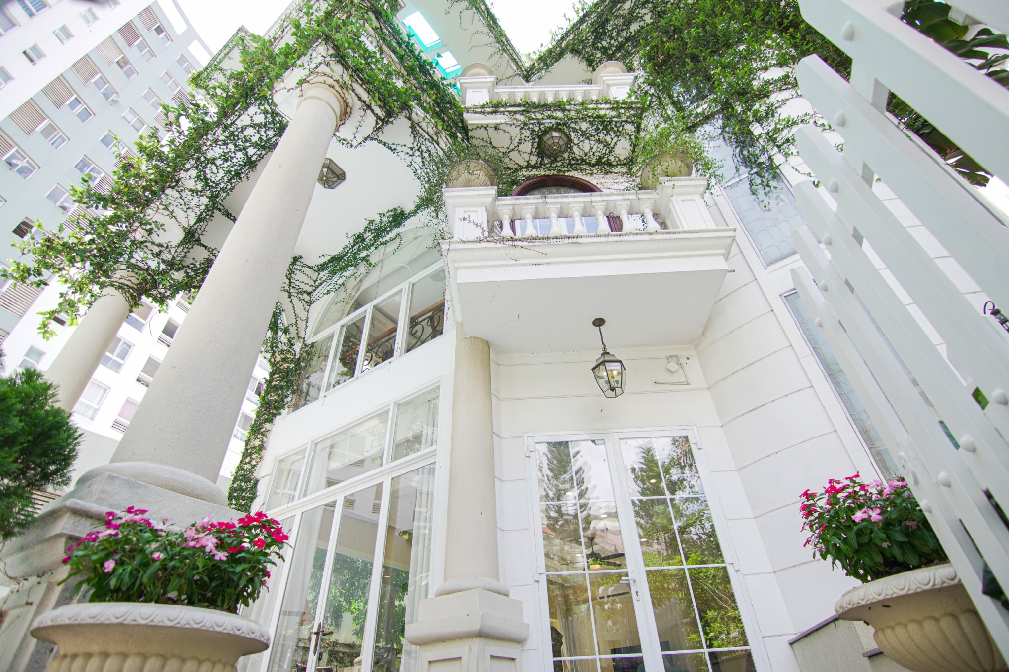 Single villa for rent in Nam Quang, Phu My Hung, District 7, corner unit with swimming pool, quiet a 14