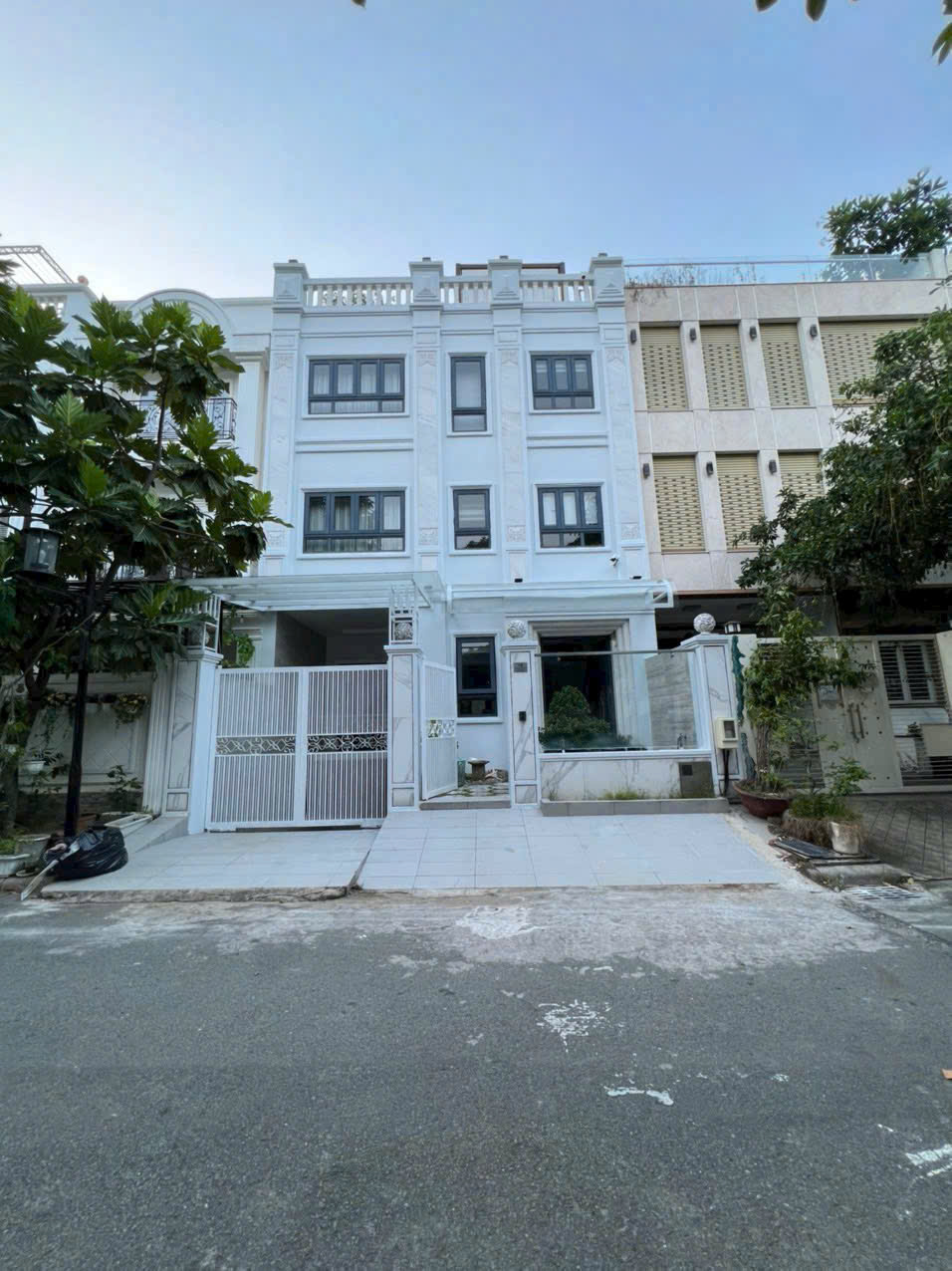 Villa for rent B64 Nam Thong 2 Phu My Hung, District 7 built 4 floors with 4 bedrooms, elevator – 144m2 1