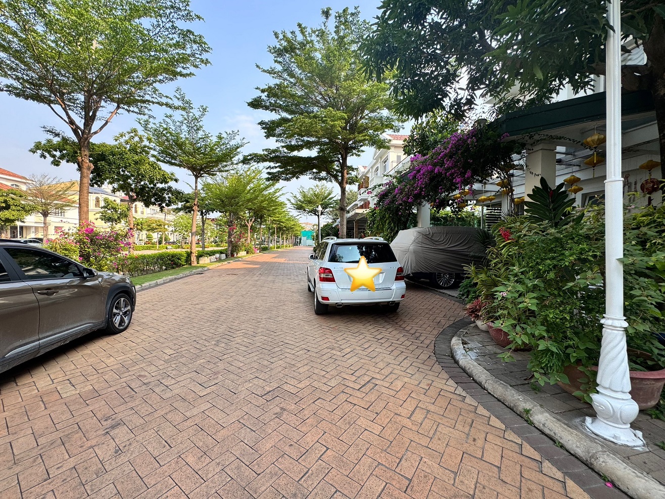 Cho thuê biệt thự Chateau Phú Mỹ Hưng, Quận 7 xây 2 lầu thiết kế 4 phòng ngủ khu compound cao cấp 2