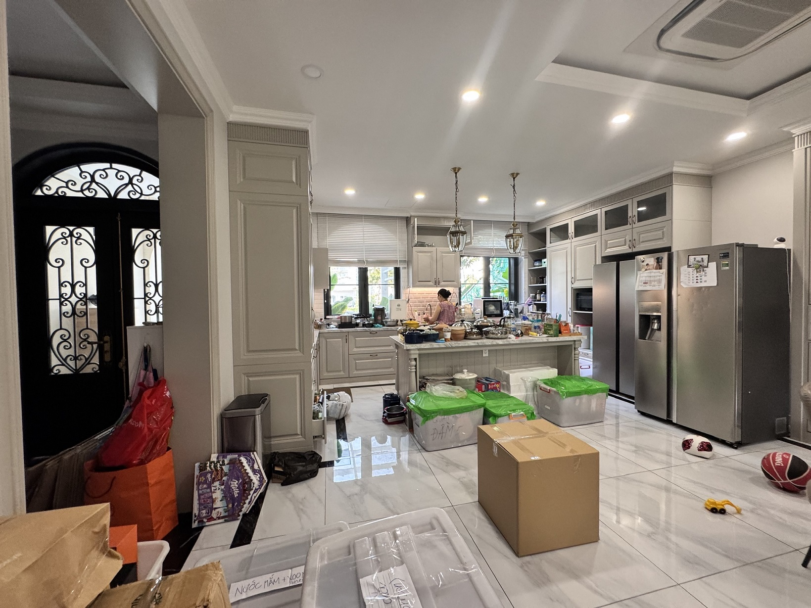 Cho thuê biệt thự Chateau Phú Mỹ Hưng, Quận 7 xây 2 lầu thiết kế 4 phòng ngủ khu compound cao cấp 11