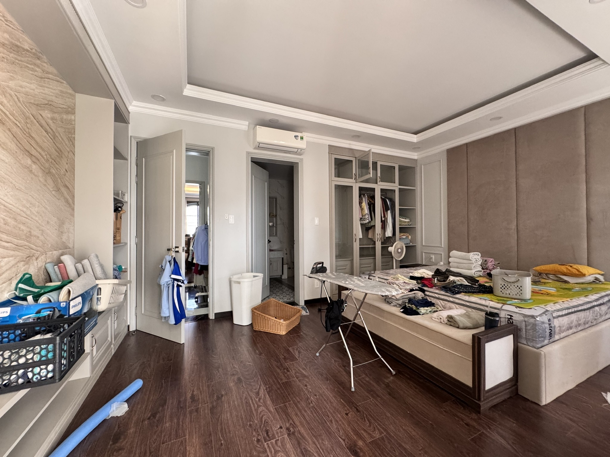 Cho thuê biệt thự Chateau Phú Mỹ Hưng, Quận 7 xây 2 lầu thiết kế 4 phòng ngủ khu compound cao cấp 9