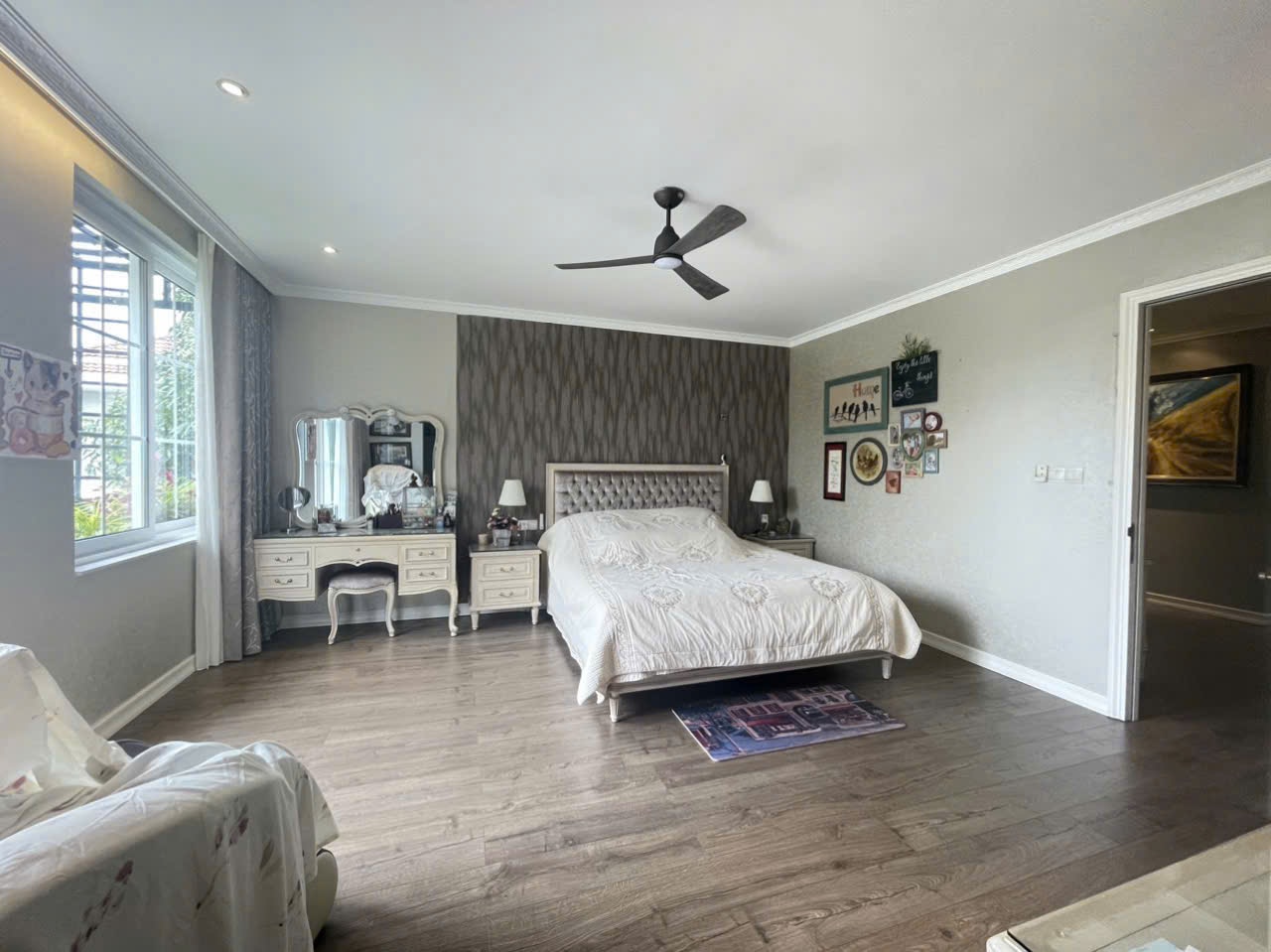 Cho thuê villa Chateau Phú Mỹ Hưng, Quận 7 căn góc xây 2 lầu phía sau có hồ bơi, sân tennis 9