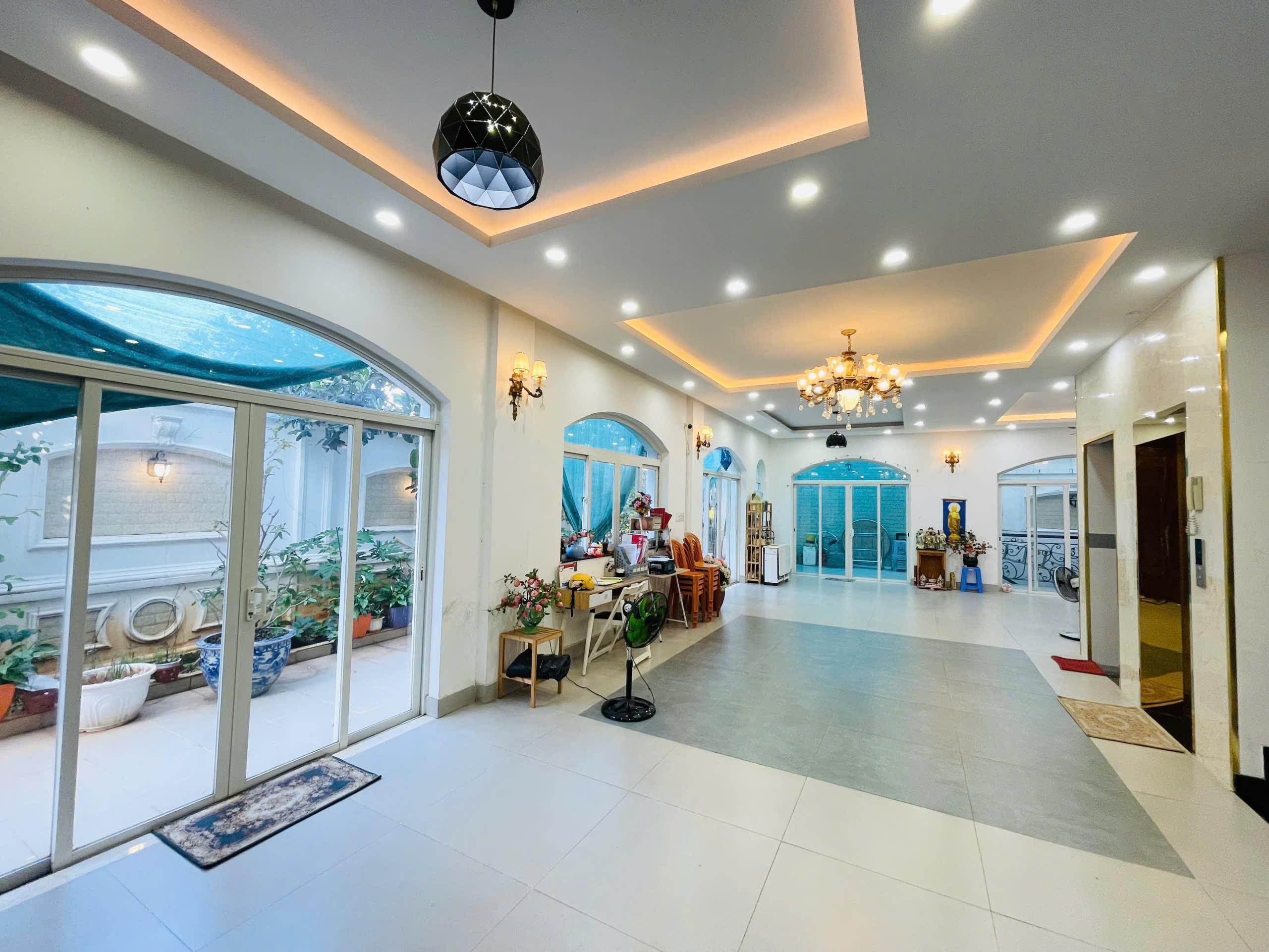 Cho thuê biệt thự khu Cityland Quận 7 xây 5 tầng có thang máy 8