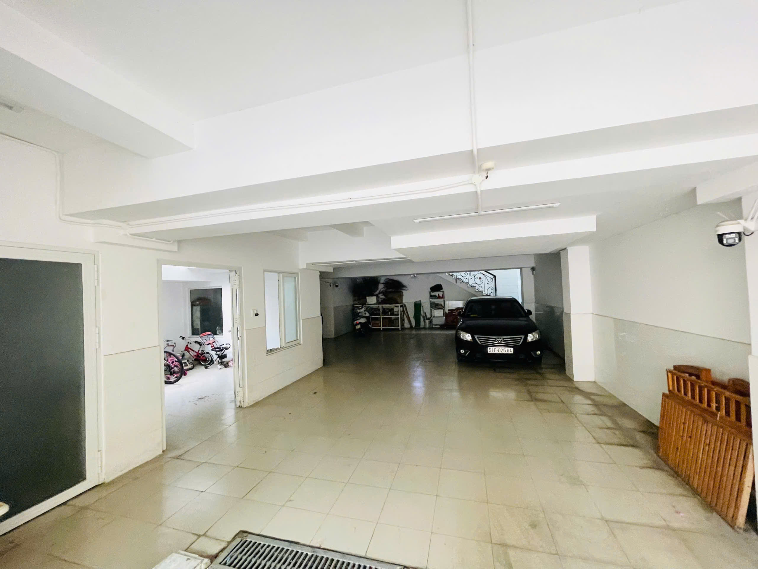 Cho thuê biệt thự khu Cityland Quận 7 xây 5 tầng có thang máy 4