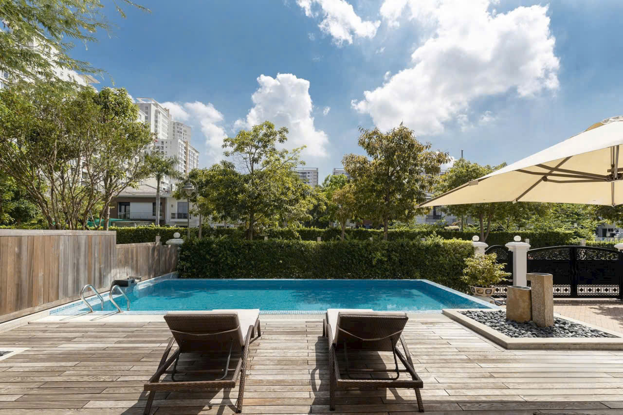 Bán hoặc cho thuê biệt thự đơn lập Chateau 4 Phú Mỹ Hưng, Quận 7 xây 5 tầng có hồ bơi – 580m2 1