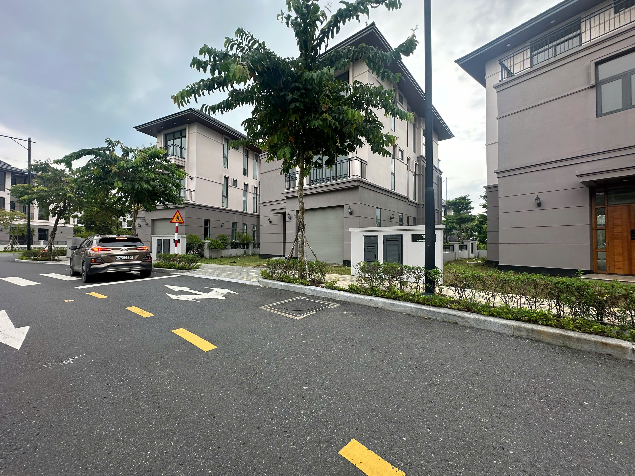 Bán biệt thự đơn lập GS Metrocity Nguyễn Hữu Thọ, Nhà Bè xây trệt + 2 lầu, view sông – 300m2 4