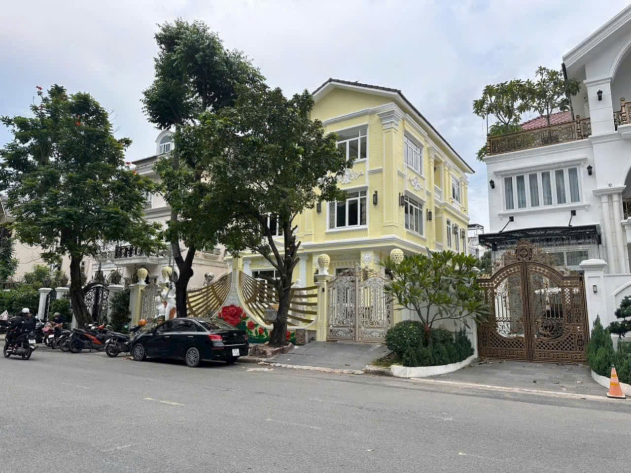 Bán biệt thự đơn lập Nam Thiên 1 Phú Mỹ Hưng, Quận 7 thiết kế sang trọng có hồ bơi riêng 1