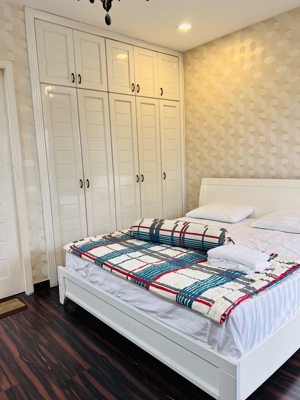 Cho thuê biệt thự đơn lập A71 Nam Thông 1 Phú Mỹ Hưng, Quận 7 căn góc, 4 phòng ngủ, hồ bơi 12