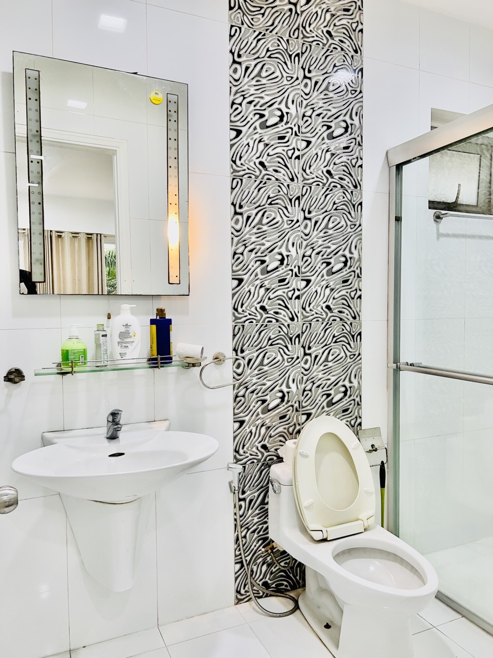 Cho thuê biệt thự đơn lập A71 Nam Thông 1 Phú Mỹ Hưng, Quận 7 căn góc, 4 phòng ngủ, hồ bơi 9