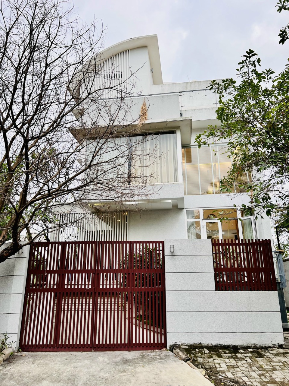 Cho thuê biệt thự đơn lập A71 Nam Thông 1 Phú Mỹ Hưng, Quận 7 căn góc, 4 phòng ngủ, hồ bơi