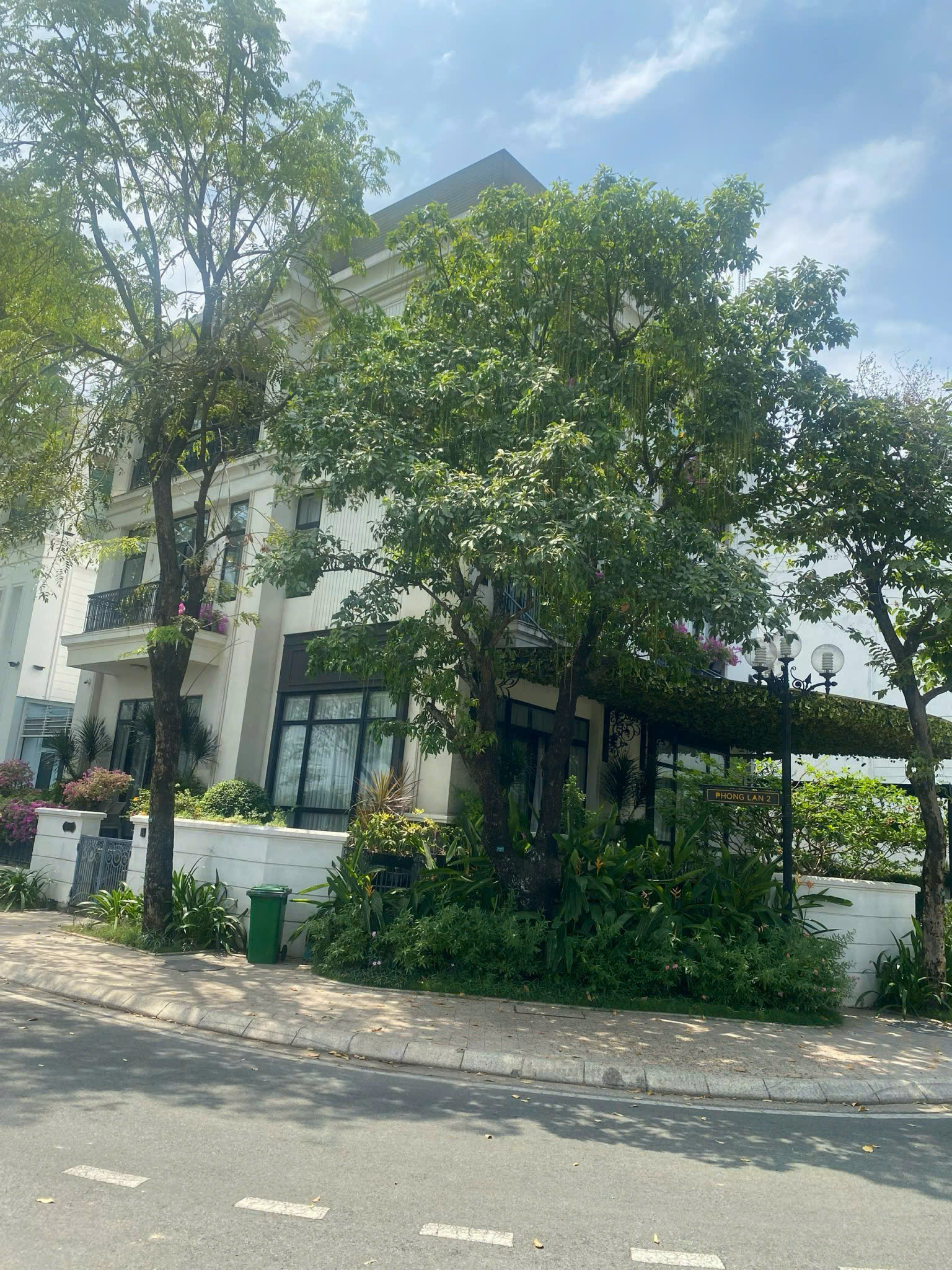 Bán biệt thự đơn lập Vinhomes Central Park, Quận Bình Thạnh đối diện và trong khu Landmark 81 8