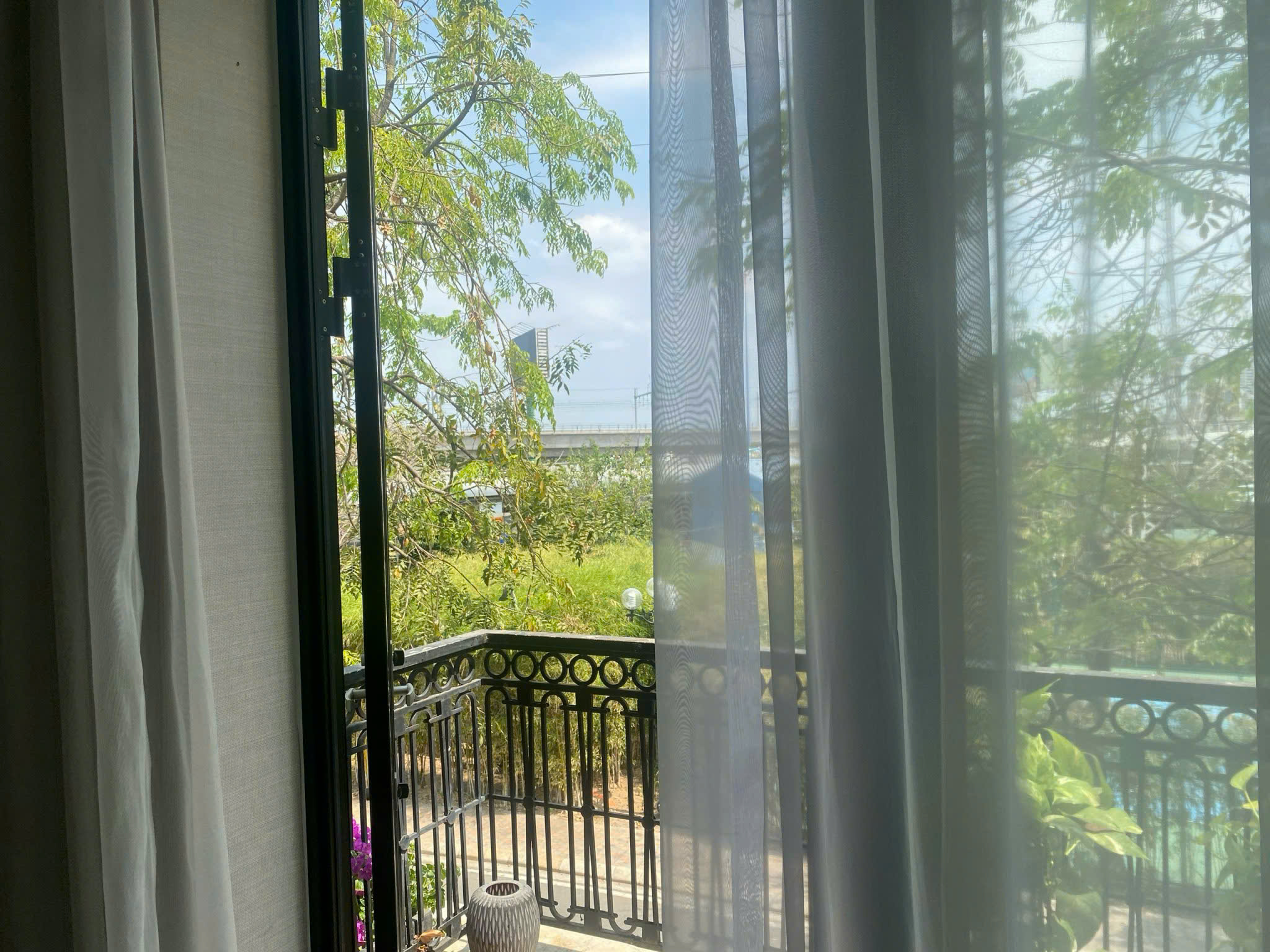 Bán biệt thự đơn lập Vinhomes Central Park, Quận Bình Thạnh đối diện và trong khu Landmark 81 4