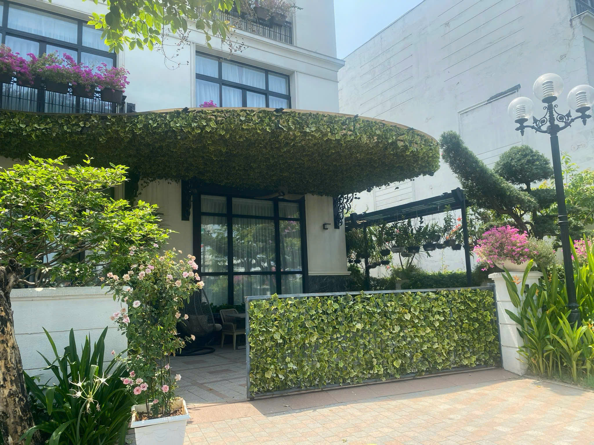 Bán biệt thự đơn lập Vinhomes Central Park, Quận Bình Thạnh đối diện và trong khu Landmark 81 2