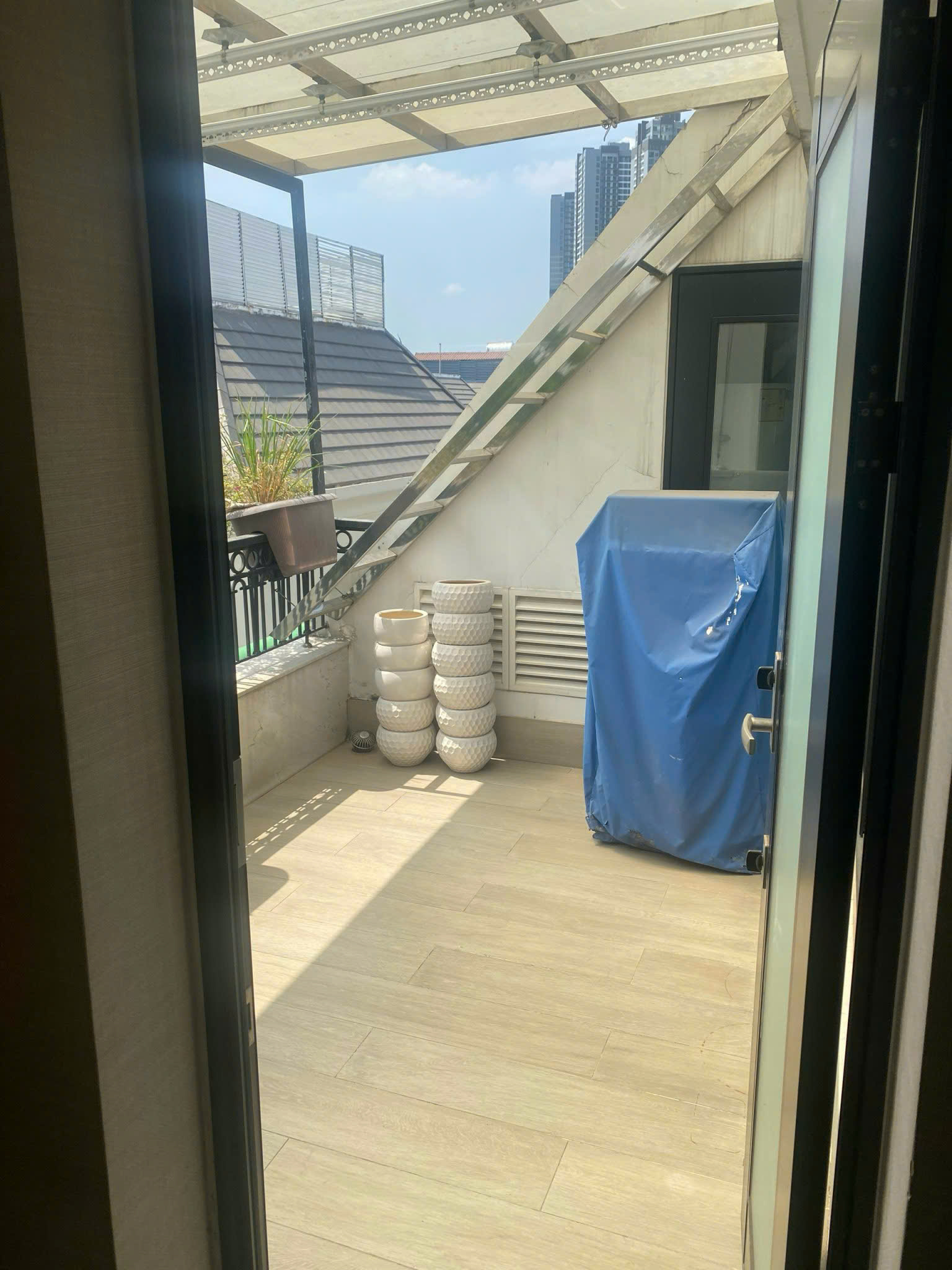 Bán biệt thự đơn lập Vinhomes Central Park, Quận Bình Thạnh đối diện và trong khu Landmark 81 1