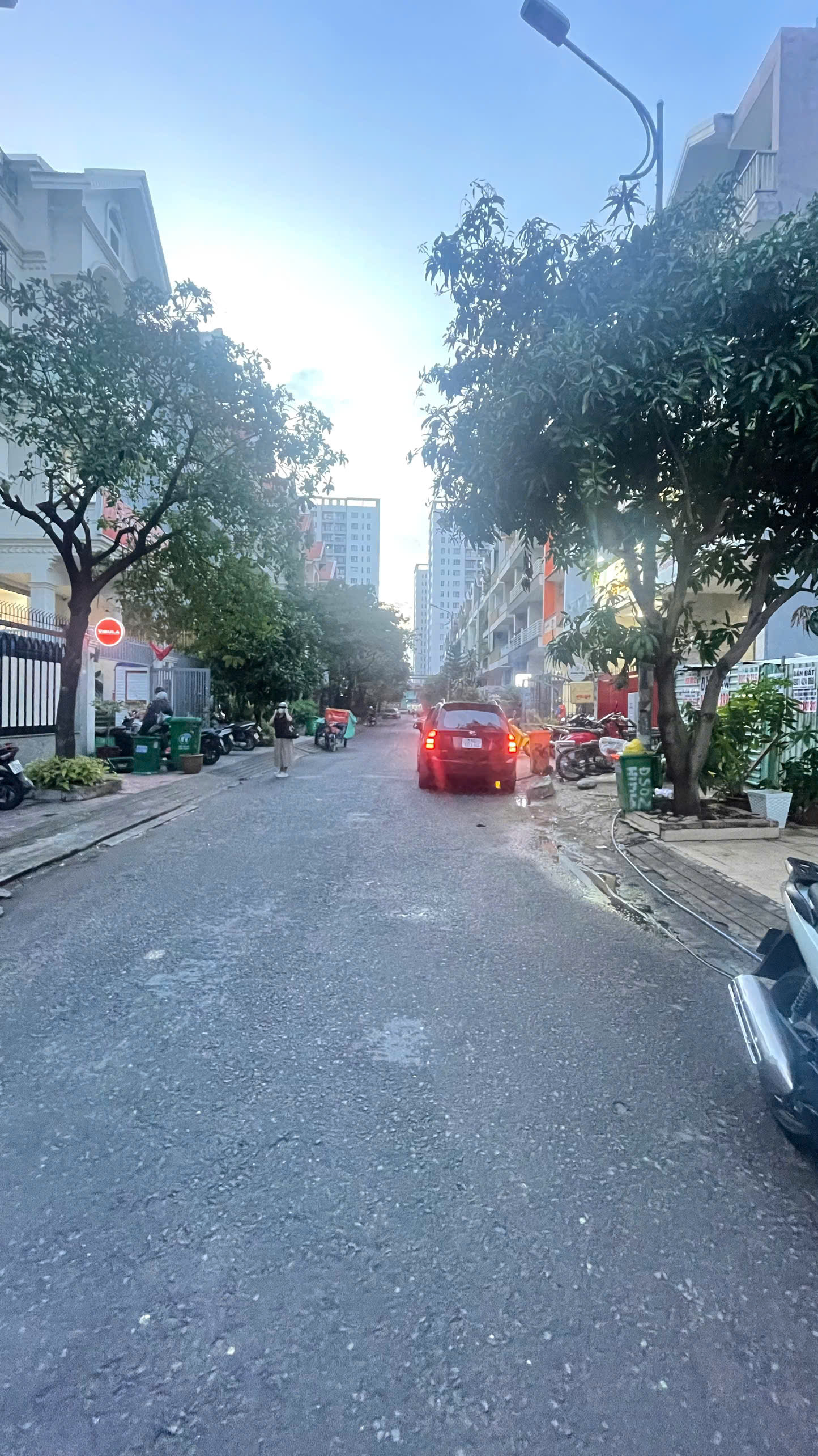 Bán biệt thự Đường 14 khu dân cư Him Lam, Quận 7 có 5 tầng, thang máy, nội thất gỗ đỏ 2