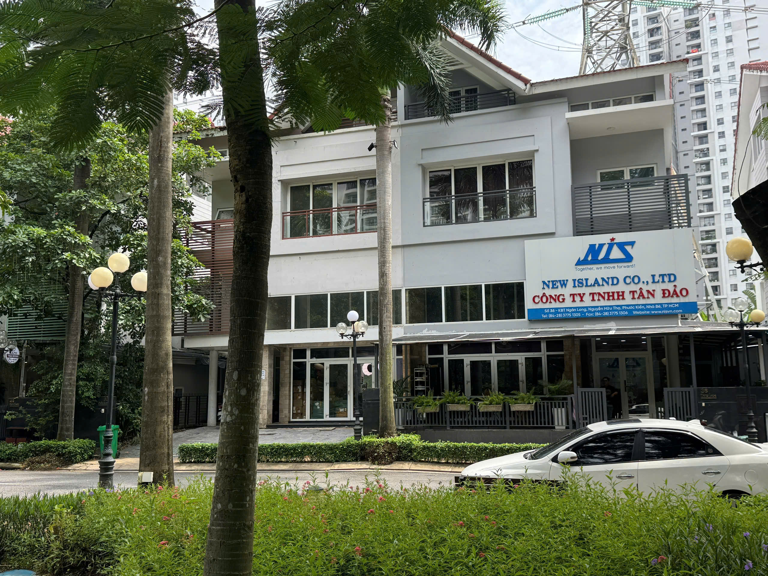 Bán biệt thự đường số 8 khu Ngân Long, Nhà Bè xây 3 tầng đối diện công viên, hướng Tây Nam – 210m2