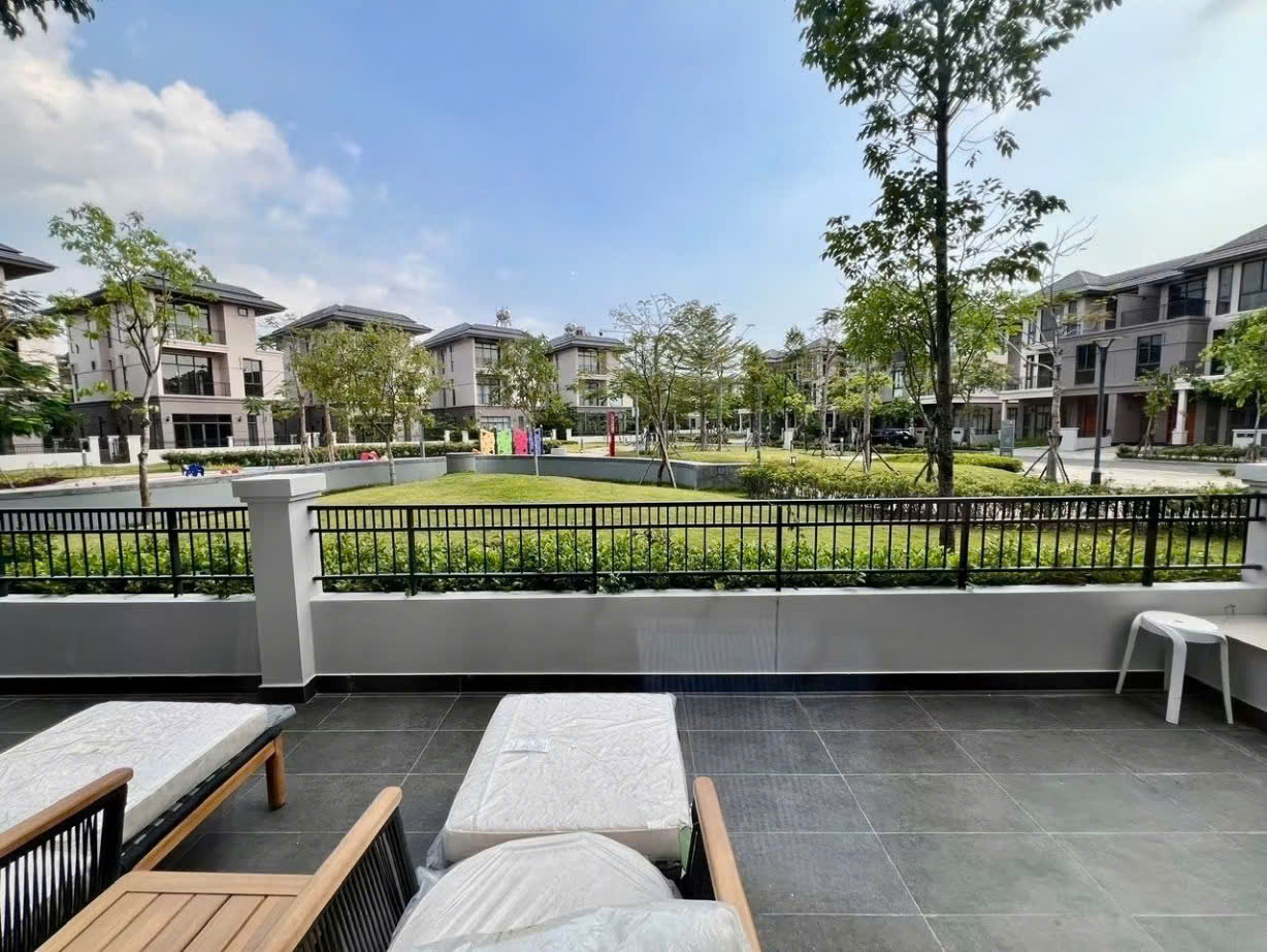 GS Metrocity villa for rent, Nha Be built 3 floors with 4 bedrooms in compound area – 250m2 10