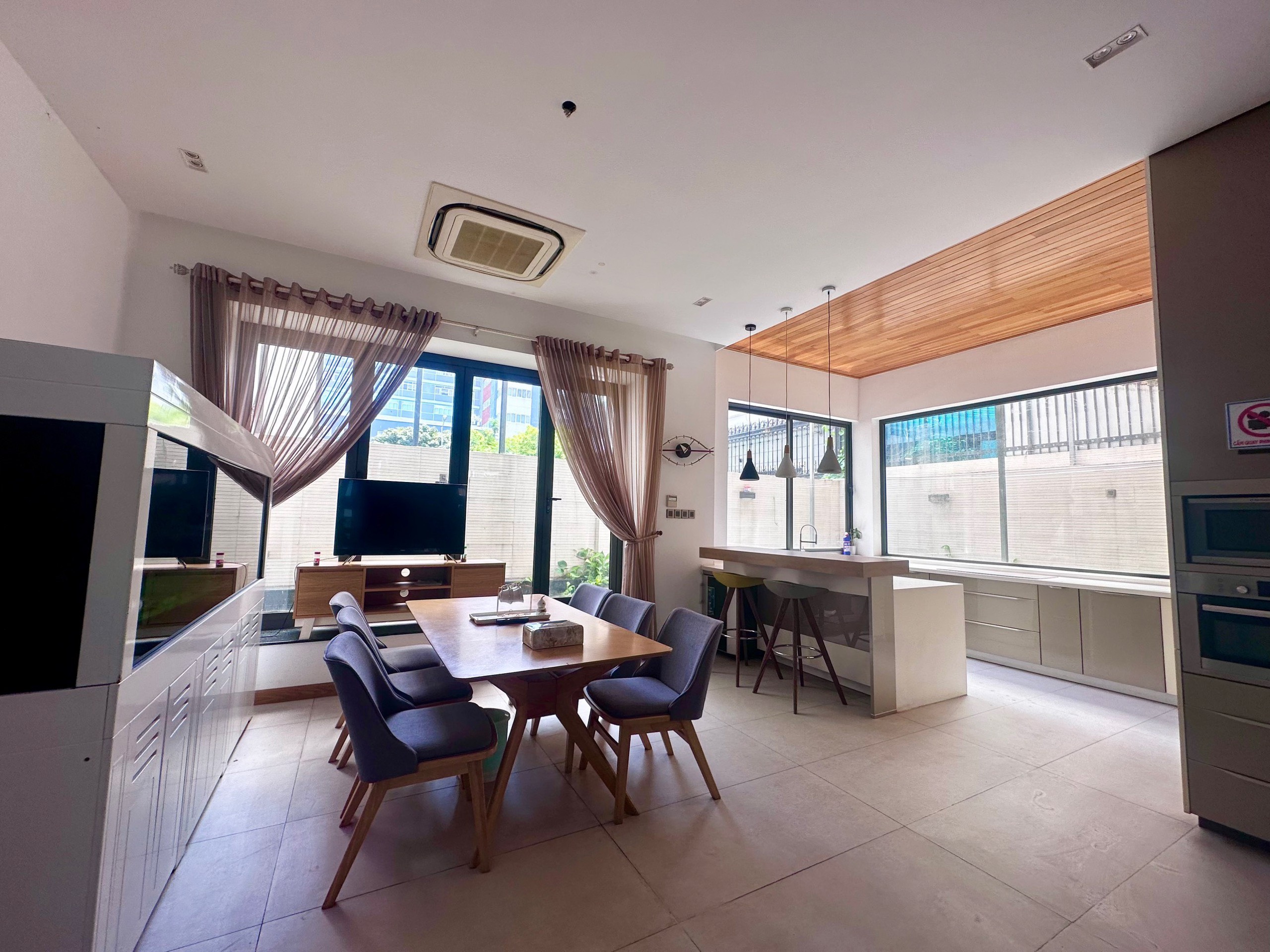 Bán biệt thự Him Lam, Quận 7 nhà có hồ bơi, thang máy cạnh công viên 9