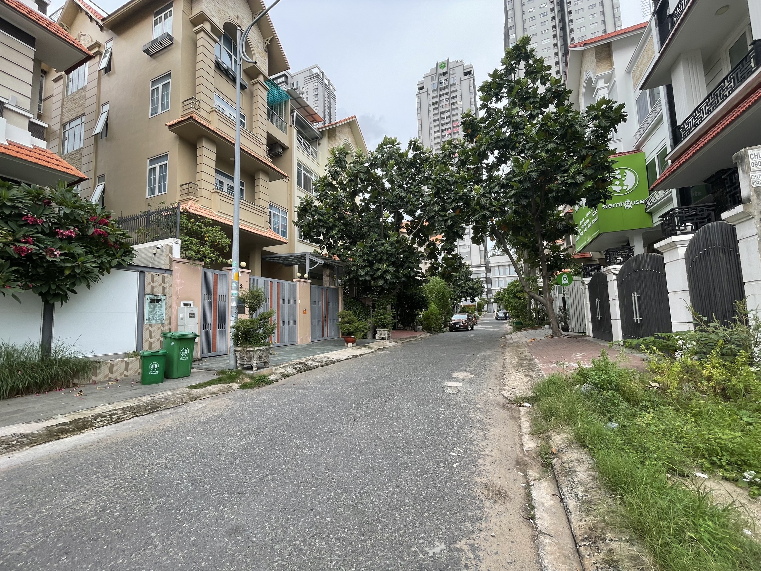 Bán biệt thự Him Lam, Quận 7 nhà có hồ bơi, thang máy cạnh công viên 7