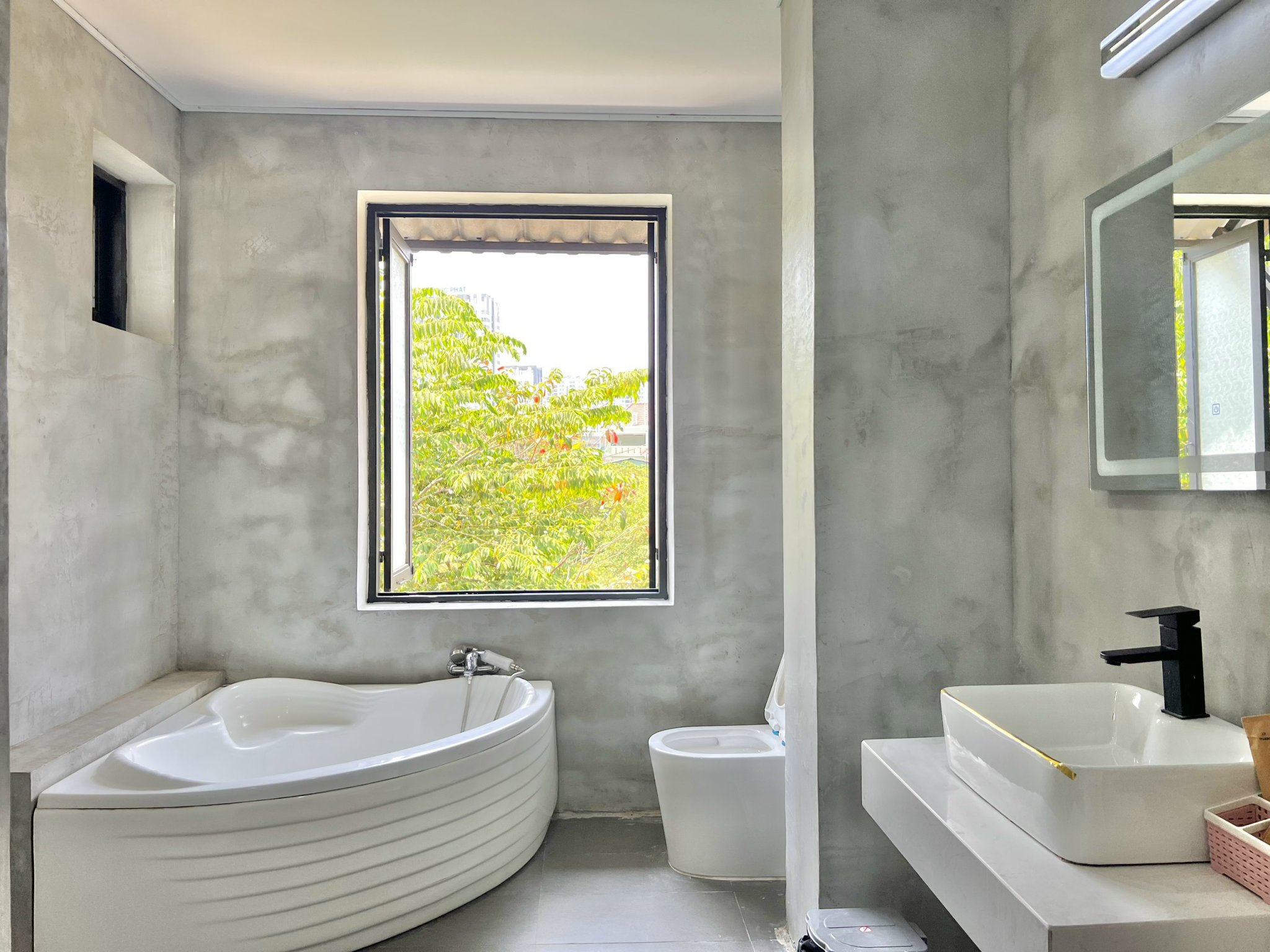 Cho thuê biệt thự Hoa Ban Phước Kiển Nhà Bè có 5 phòng ngủ cạnh Phú Mỹ Hưng 2