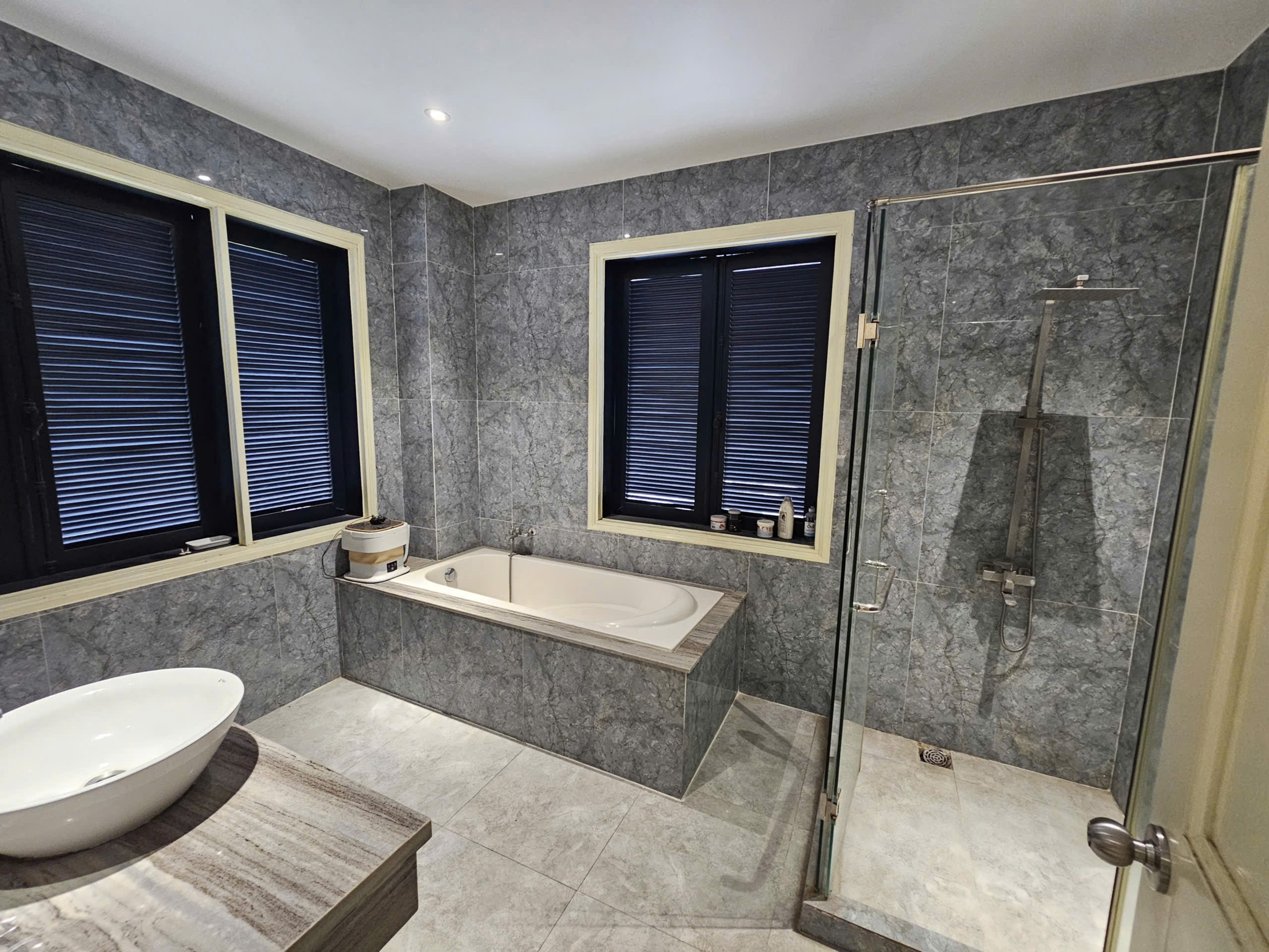 Cho thuê biệt thự KDC Tấn Trường, Quận 7 xây 4 tầng diện tích lớn view sông an ninh 24/24 – 240m2 6