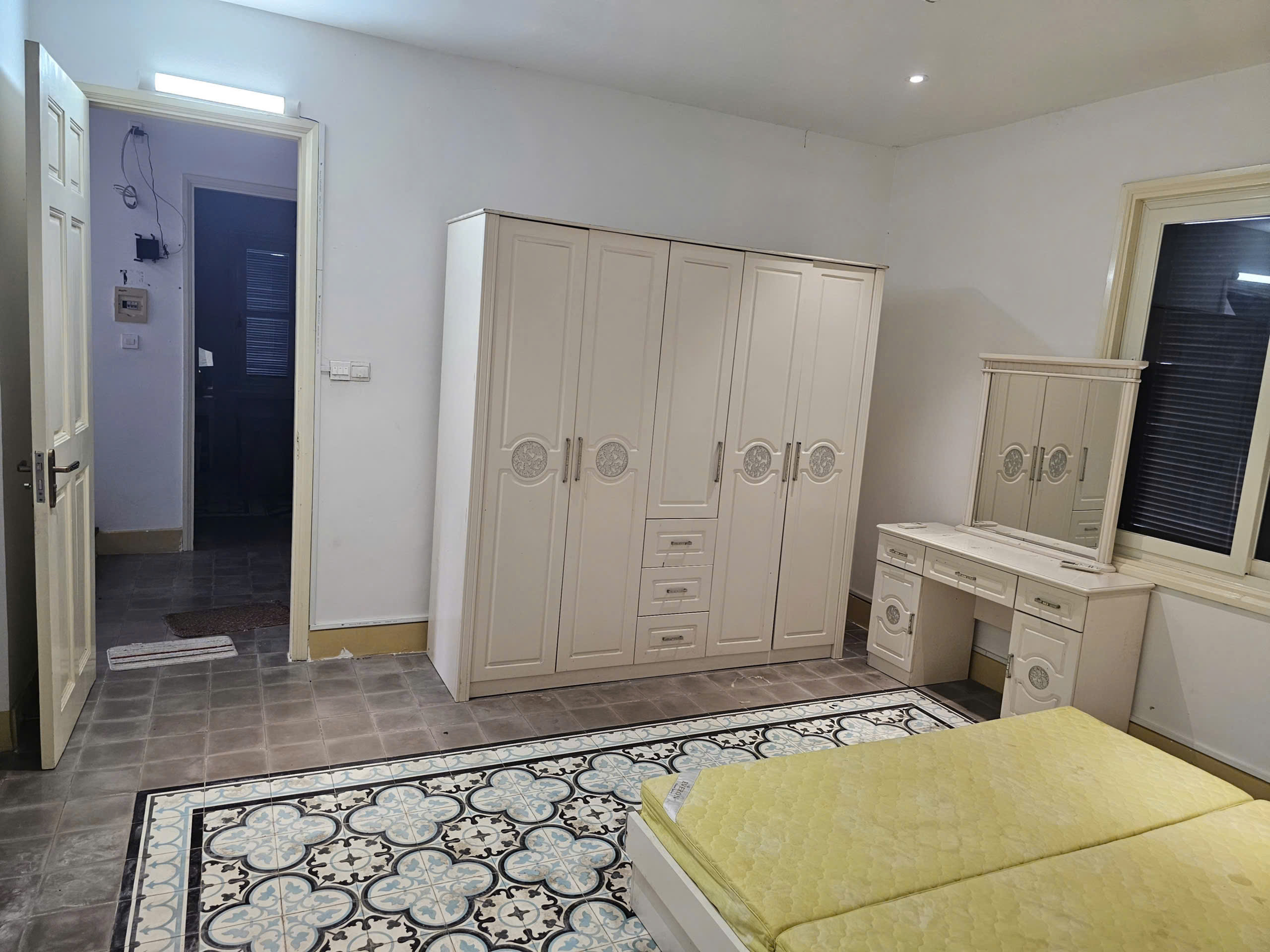 Cho thuê biệt thự KDC Tấn Trường, Quận 7 xây 4 tầng diện tích lớn view sông an ninh 24/24 – 240m2 2