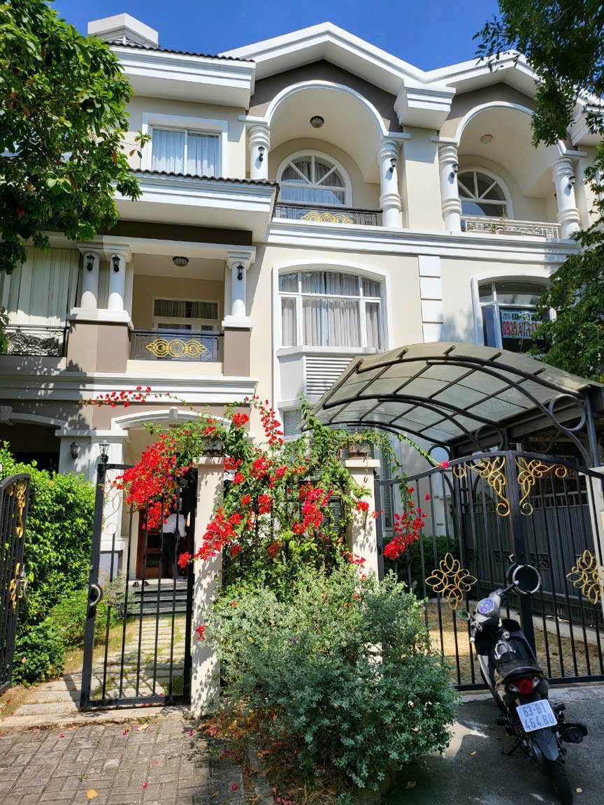 My Phu 3C Phu Townhouse for sale Phu My Hung built 3 floors with 4 bedrooms with 2 facades – 124.25m2