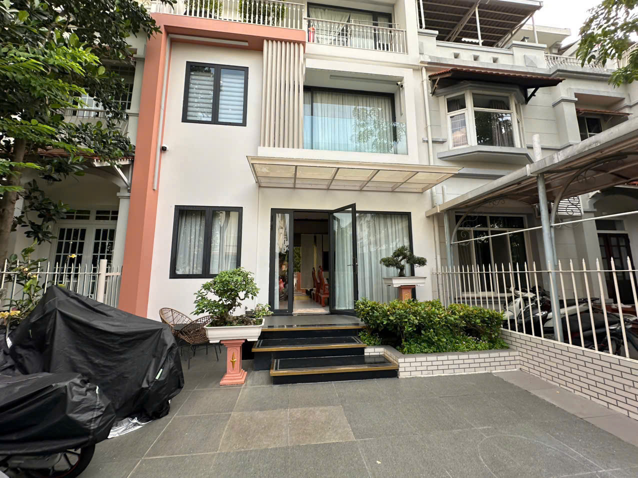 Bán biệt thự liền kề Mỹ Thái 1 Phú Mỹ Hưng, Quận 7 xây 3 tầng có 3 phòng ngủ hướng Đông Bắc – 126m2