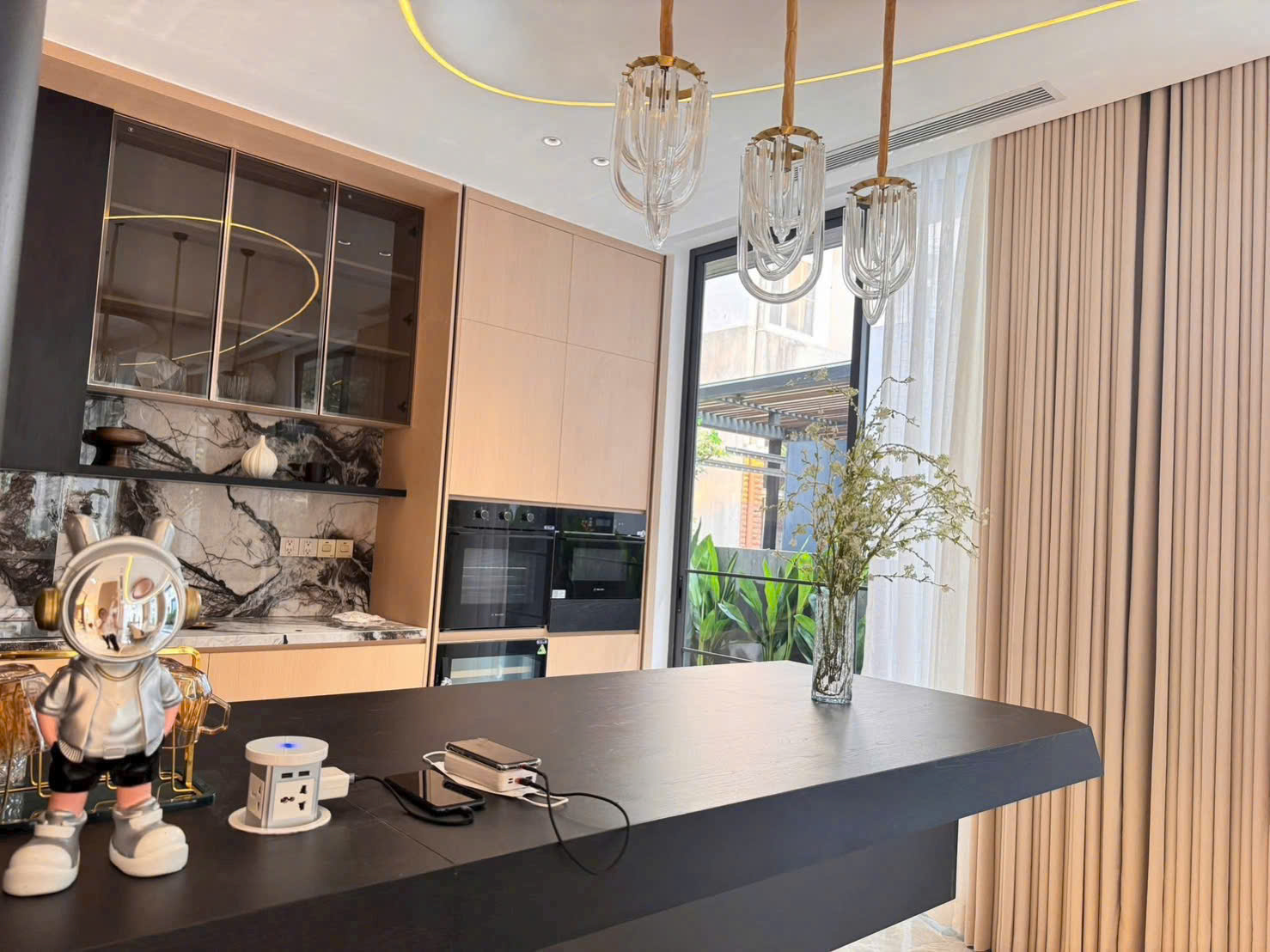 Bán biệt thự Mỹ Giang 1A Phú Mỹ Hưng, Quận 7 Xây 3 tầng có 4 phòng ngủ, hướng Tây Nam – 211.5m2 3