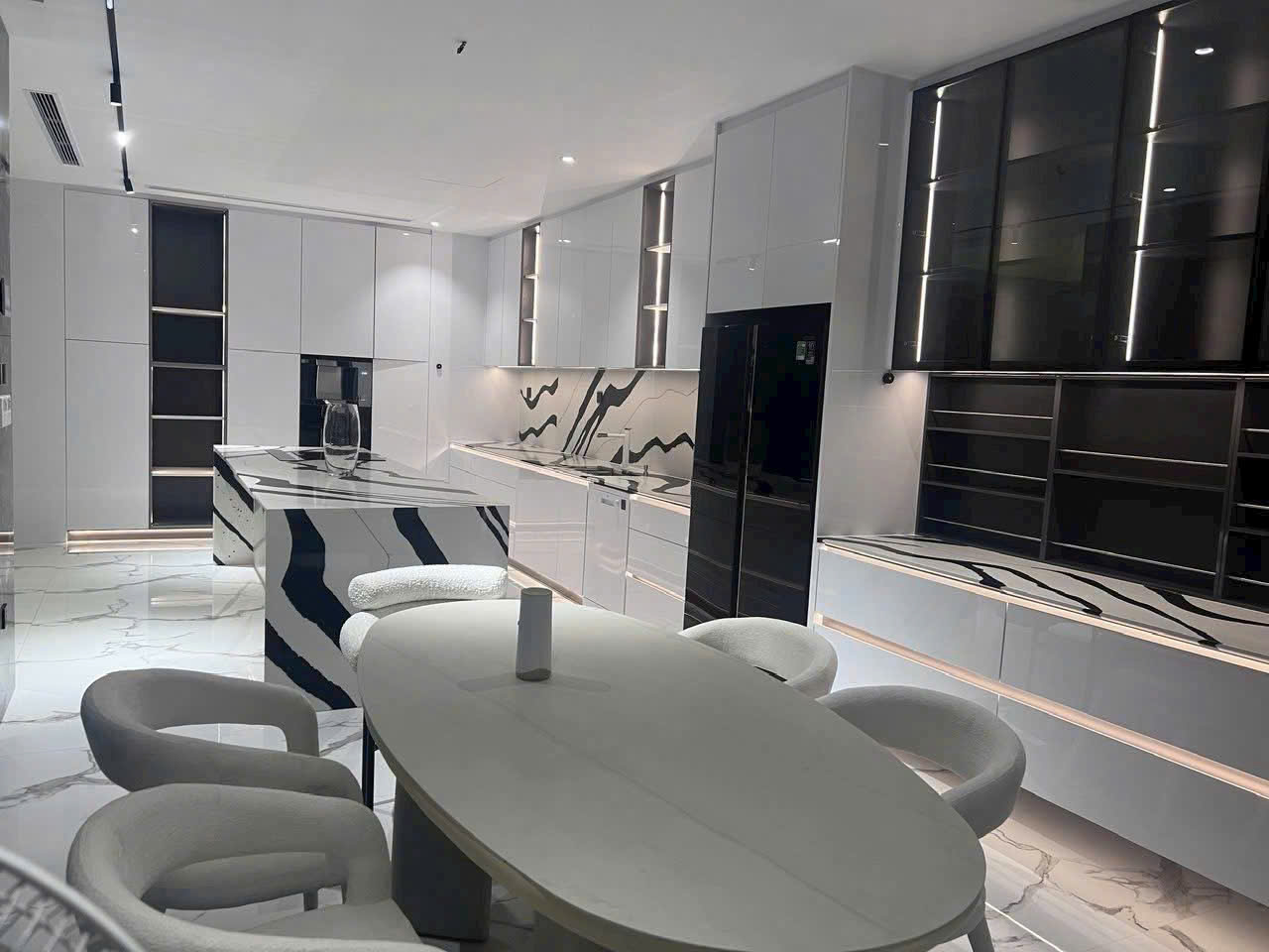 Cho thuê biệt thự Mỹ Gia 1 Phú Mỹ Hưng xây 3 tầng có 5 phòng ngủ thang máy hồ bơi riêng – 326.6m2 9