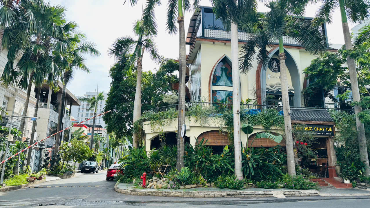 Bán biệt thự Mỹ Hoàng Phú Mỹ Hưng căn góc xây trệt + 2 lầu đang có hợp đồng thuê đến 2030 – 230m2
