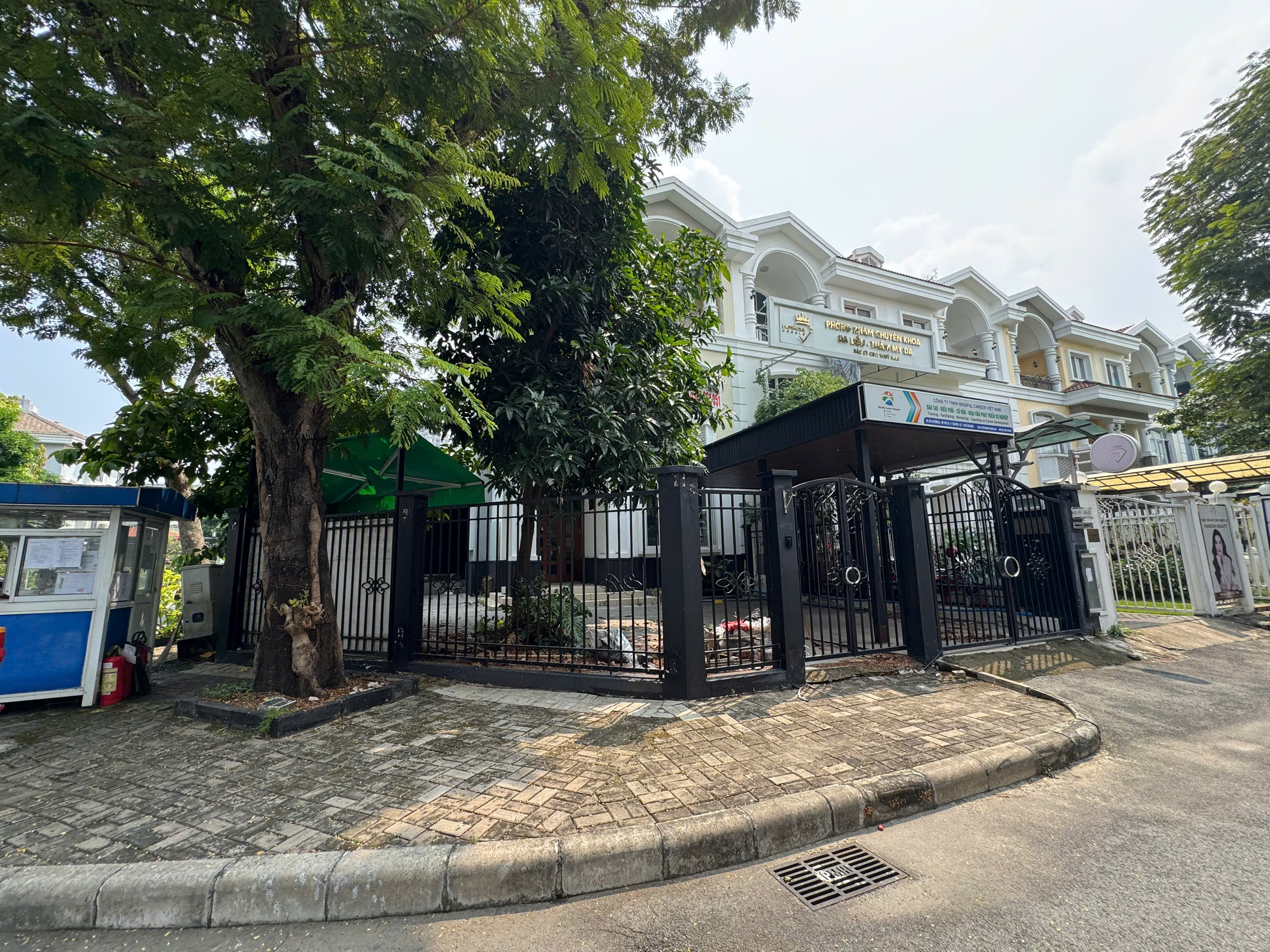 Bán biệt thự Mỹ Phú 3 Phú Mỹ Hưng, Quận 7 căn góc xây 3 tầng có sân vườn 3