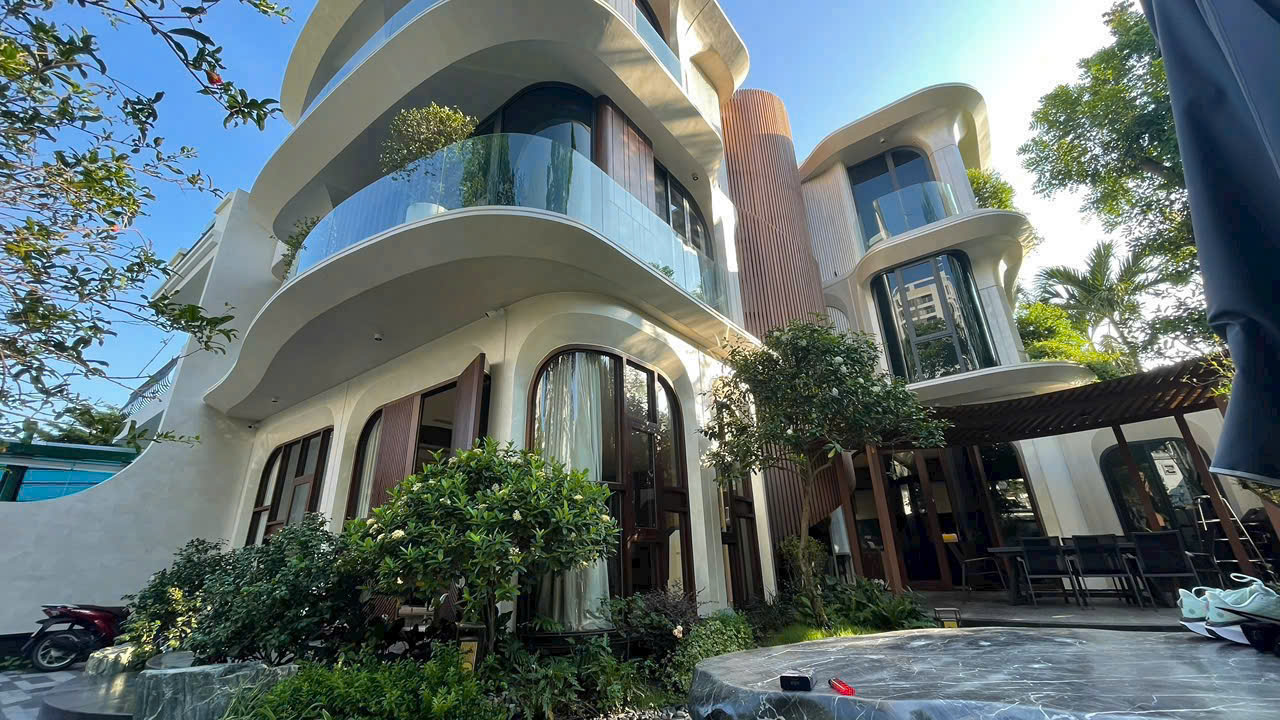 My Phu 1 Phu villa for sale, Phu My Hung, District 7, corner apartment, 2 facades, 3 floors, 4 bedrooms design – 291.5m2 1