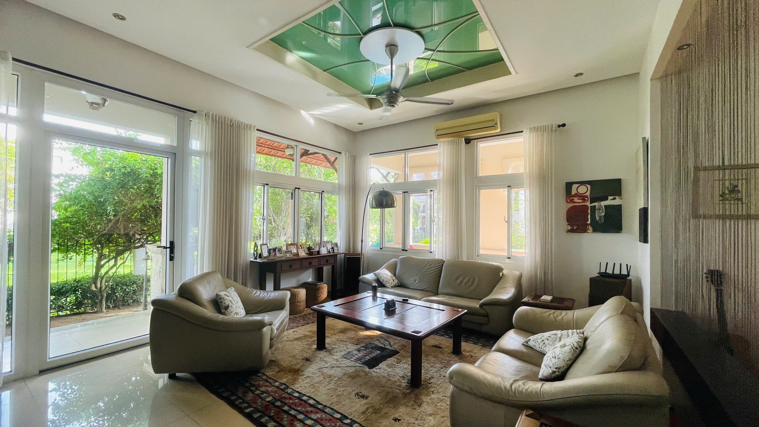 Cho thuê biệt thự Mỹ Phú Phú Mỹ Hưng, Quận 7 có 5 phòng ngủ, sân vườn, hồ bơi