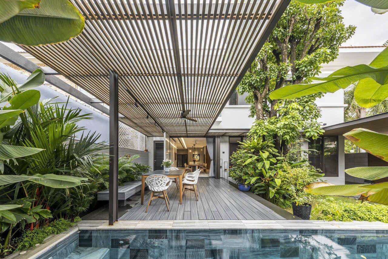 Bán biệt thự Mỹ Quang, Phú Mỹ Hưng, Quận 7 có 4 phòng ngủ, hồ bơi khu VIP nhất Cảnh Đồi 7