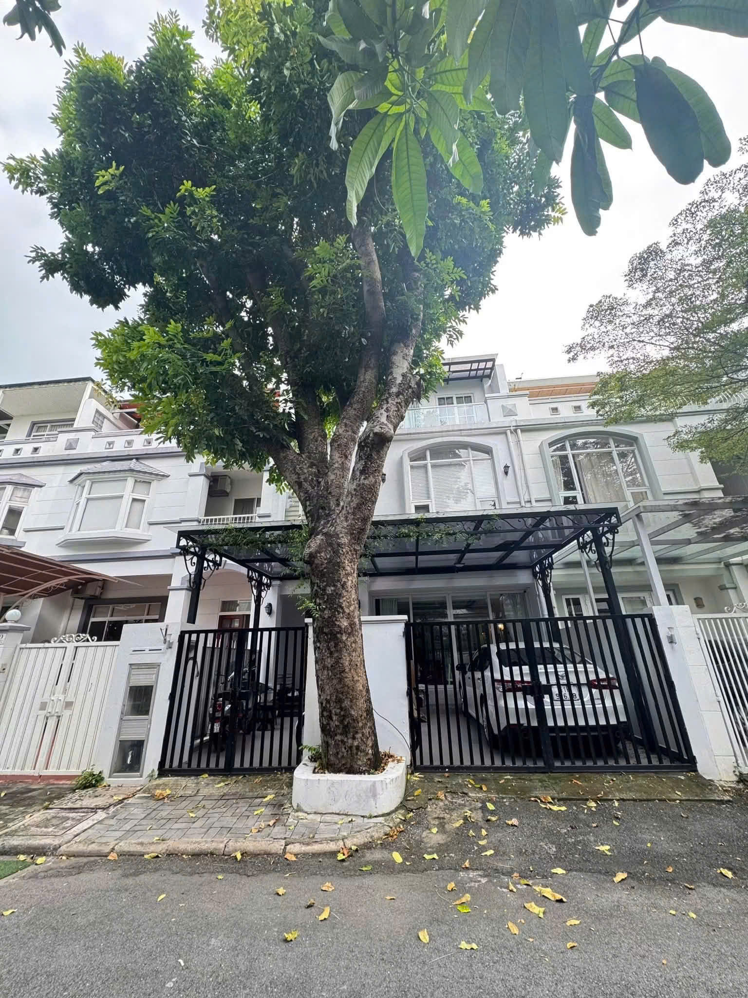 Cho thuê biệt thự Mỹ Thái 1 Phú Mỹ Hưng xây 3 tầng thiết kế 4 phòng ngủ – 126m2