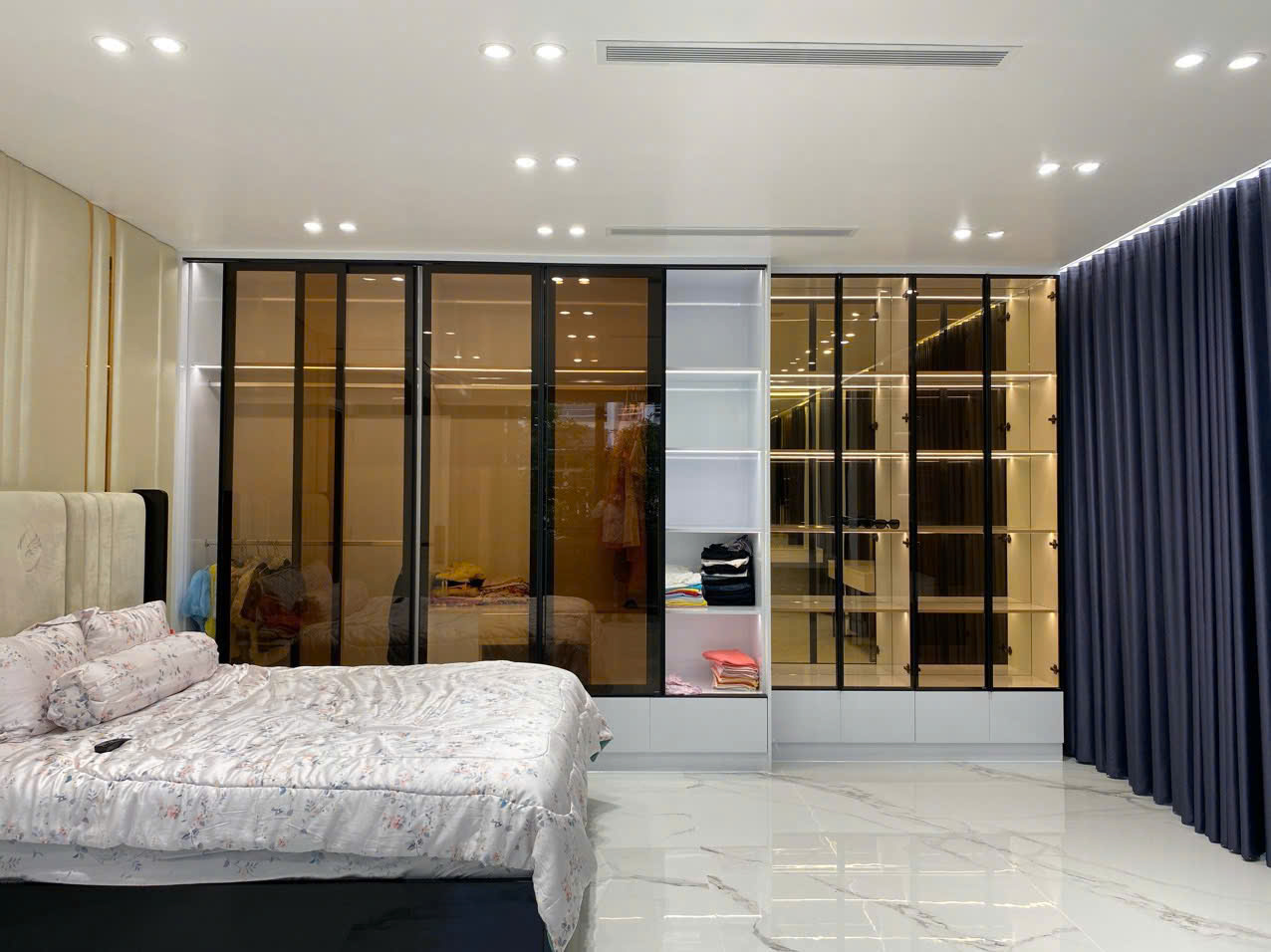 Bán biệt thự Mỹ Thái 1 Phú Mỹ Hưng, Quận 7 căn góc có 4 phòng ngủ, 2 lầu, thang máy 7