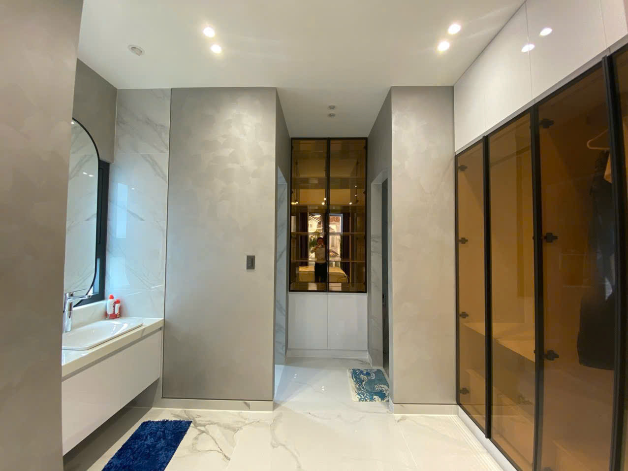 Bán biệt thự Mỹ Thái 1 Phú Mỹ Hưng, Quận 7 căn góc có 4 phòng ngủ, 2 lầu, thang máy 5