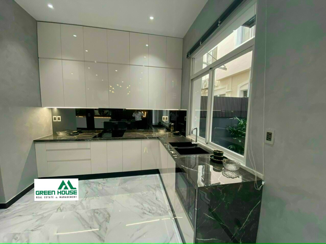 CẦN BÁN BIỆT THỰ MỸ THÁI PHÚ MỸ HƯNG  4