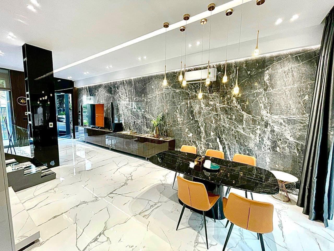 Bán biệt thự liên kế Mỹ Thái 1A Phú Mỹ Hưng, Quận 7 có 4 phòng ngủ 2 mặt tiền view công viên